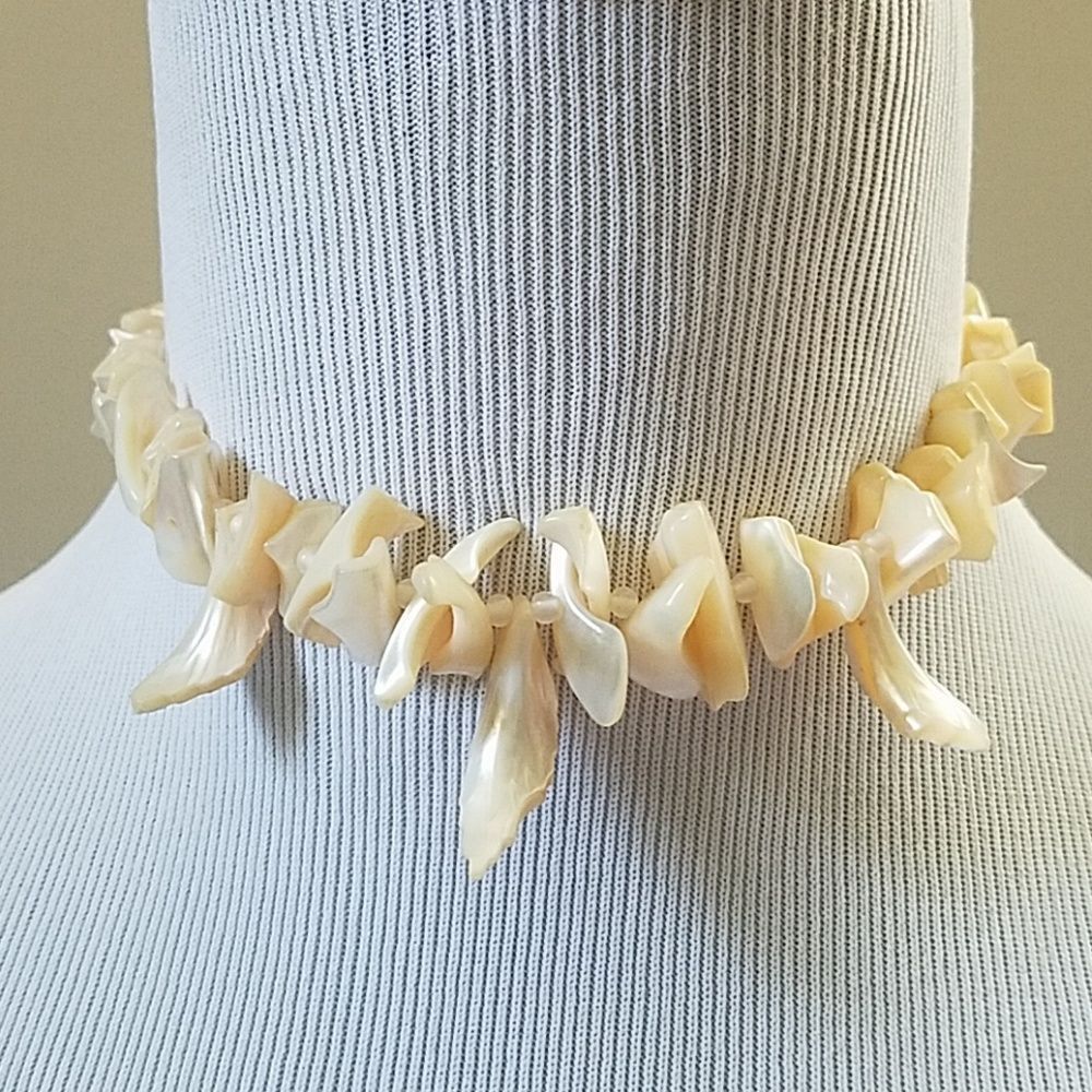 Vintage shell mop choker necklace Japan
